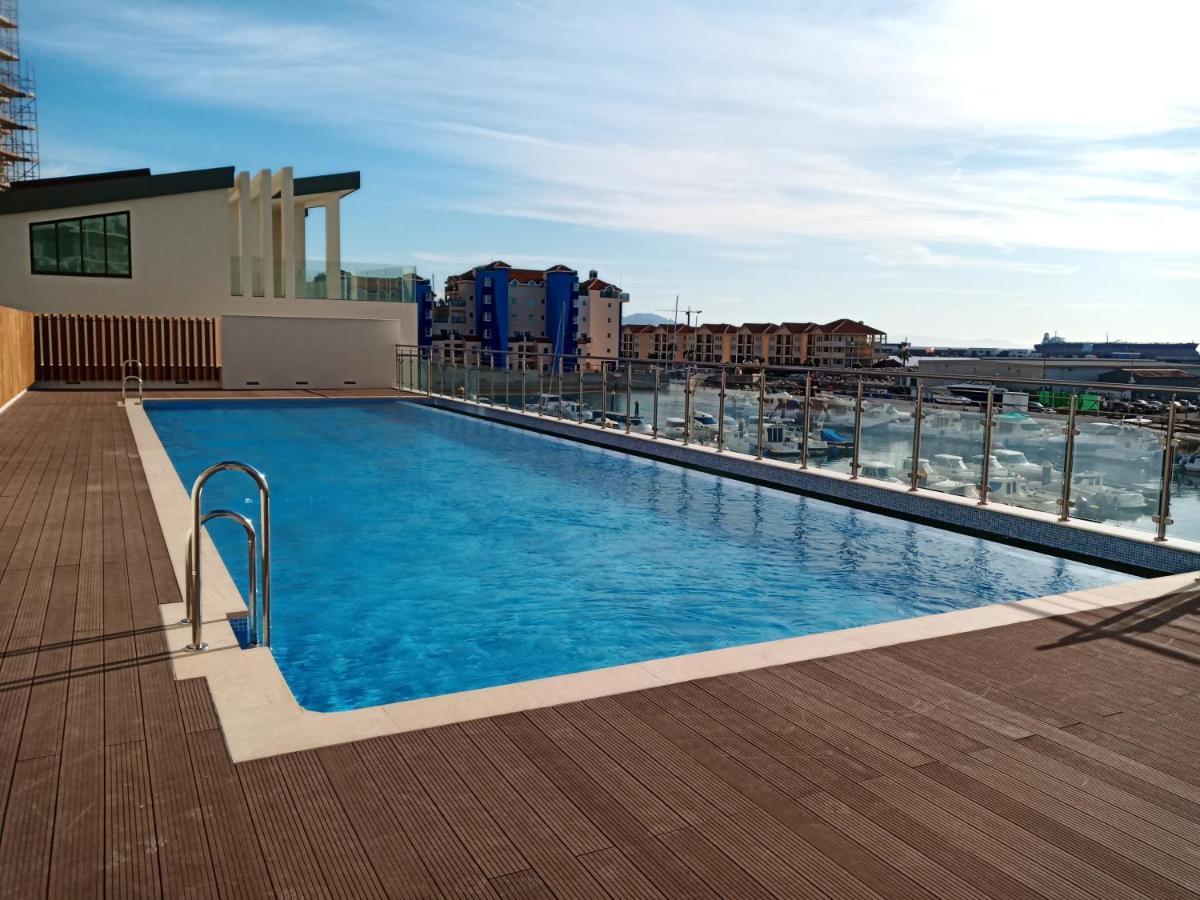 Kings Wharf Quay29 - Large Studio Apartment With 3 Pools - Gym - Rock Views - Holiday And Short Let Apartments In Gibraltar Exteriör bild