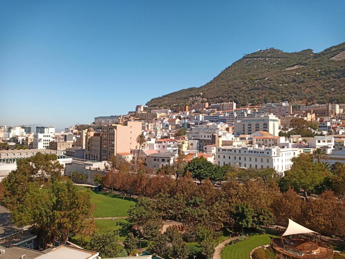 Kings Wharf Quay29 - Large Studio Apartment With 3 Pools - Gym - Rock Views - Holiday And Short Let Apartments In Gibraltar Exteriör bild